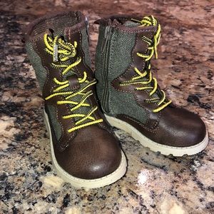Toddler boys boots size 6